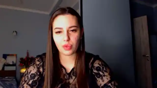 NikiWhite online show from 12/22/25, 06:21