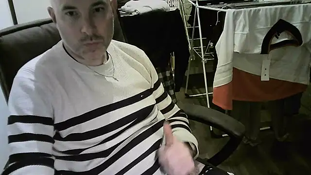 Snapshot of Chrisprngr chatting on 03/25/26, 06:03 Chrisprngr online show from 03/25/26, 06:03