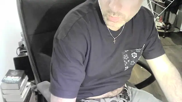 Snapshot of Chrisprngr chatting on 05/26/26, 06:59 Chrisprngr online show from 05/26/26, 06:59