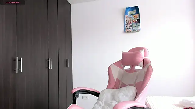 kendal hot01 online show from 02/07/26, 07:17