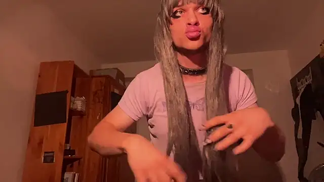 emilydee666 online show from 09/28/25, 09:53