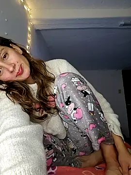 aytanna torrez online show from 12/23/25, 01:36