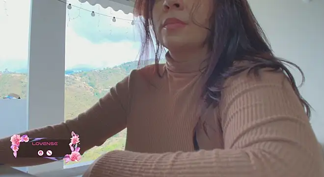 samanthahut1 online show from 01/12/26, 08:03