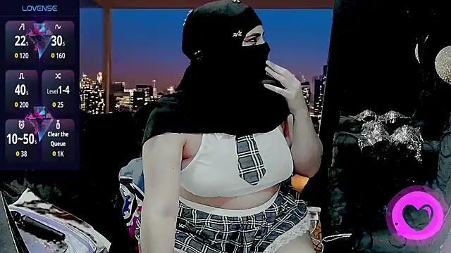 SultanaLayla online show from 11/12/25, 07:57