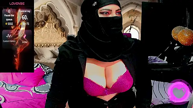 SultanaLayla online show from 02/11/26, 07:41