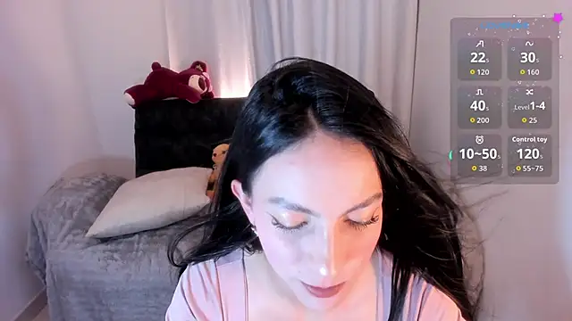 Snapshot of sarah_saenz_ chatting on 05/21/26, 05:36 sarah saenz online show from 05/21/26, 05:36