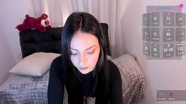 Snapshot of sarah_saenz_ chatting on 05/22/26, 06:09 sarah saenz online show from 05/22/26, 06:09