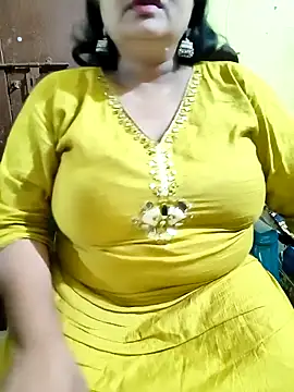 Snapshot of Swapna_Hyd chatting on 10/23/25, 04:28 Swapna Hyd online show from 10/23/25, 04:28