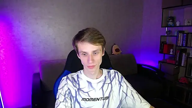 Snapshot of yes_cute_boy_ chatting on 11/01/25, 09:50 yes cute boy online show from 11/01/25, 09:50