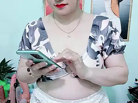 Snapshot of Spa-LinhLinh chatting on 05/14/26, 07:15 Spa-LinhLinh online show from 05/14/26, 07:15
