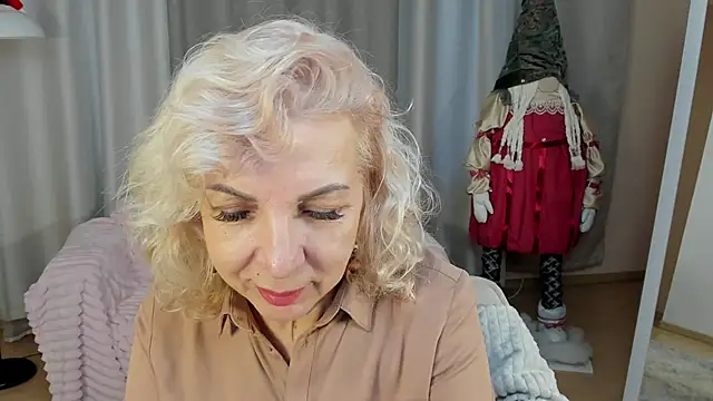 LiliaMoons online show from 01/10/26, 09:55