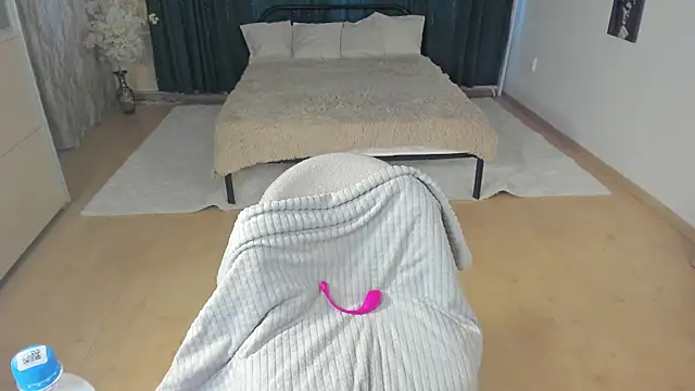 LiliaMoons online show from 02/16/26, 10:33