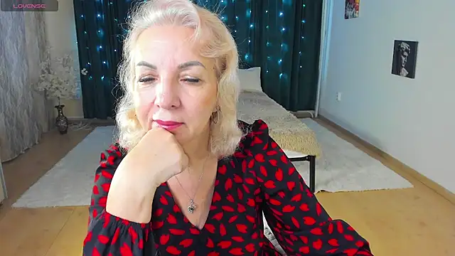 LiliaMoons online show from 03/18/26, 09:01