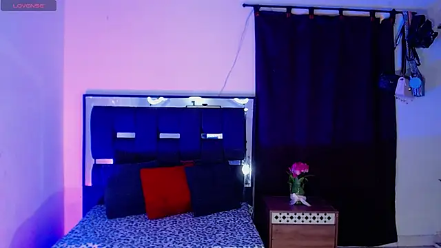 taniaqueen18 online show from 10/06/25, 09:01