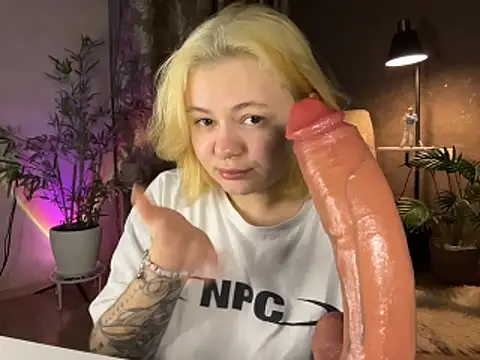 MoonIvy  online show from 03/06/26, 06:15