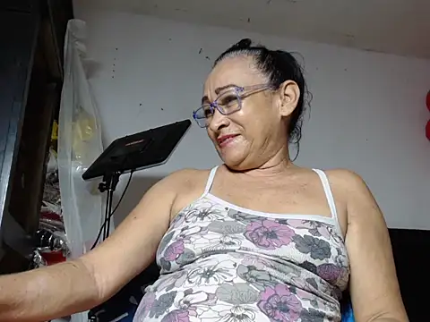 maggi hotsson online show from 09/26/25, 08:02