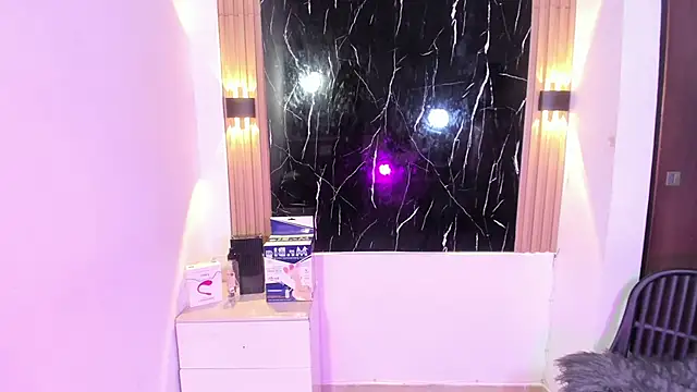 Wyatt Rose online show from 10/31/25, 04:02