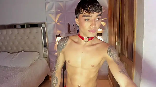 Wyatt Rose online show from 11/25/25, 04:01