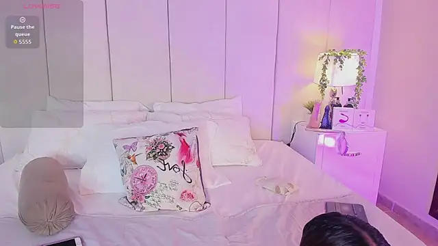 mia rousse25 online show from 10/29/25, 02:41