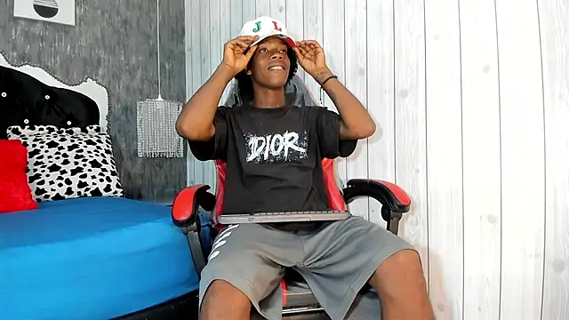 Cam Brown online show from 10/24/25, 04:09