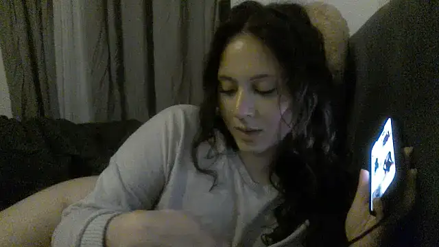 Snapshot of laylabliss chatting on 10/19/25, 01:06 laylabliss online show from 10/19/25, 01:06