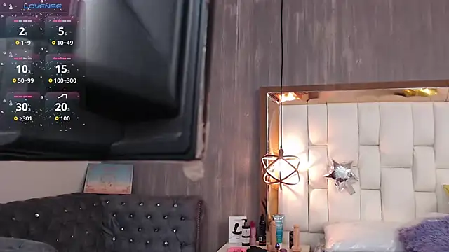 Foxxy Doll online show from 11/21/25, 09:13