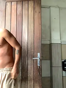 Snapshot of Novindot23cm chatting on 10/29/25, 07:26 Novindot23cm online show from 10/29/25, 07:26