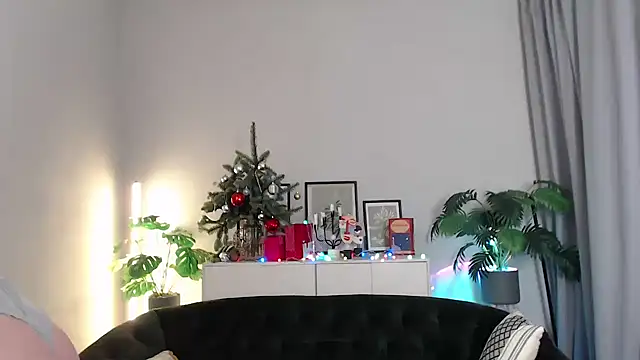 Natalee Love online show from 12/20/25, 09:33