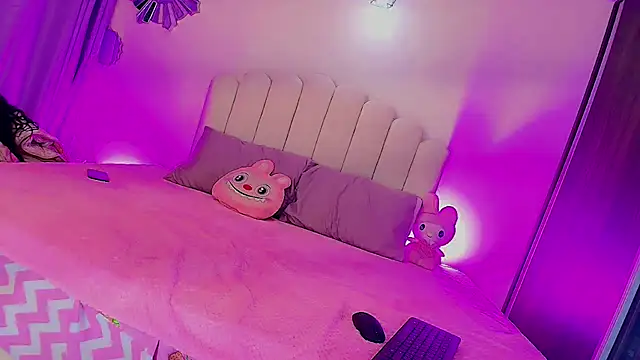 Eboney Hott online show from 11/10/25, 04:00