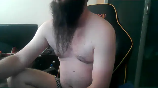 Snapshot of LondonMan1988 chatting on 05/16/26, 08:33 LondonMan1988 online show from 05/16/26, 08:33
