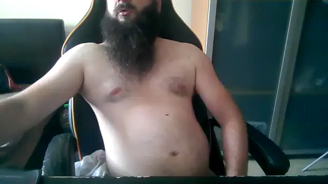 Snapshot of LondonMan1988 chatting on 05/29/26, 06:44 LondonMan1988 online show from 05/29/26, 06:44