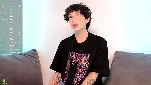 Snapshot of ColeStorm chatting on 10/18/25, 08:53 ColeStorm online show from 10/18/25, 08:53