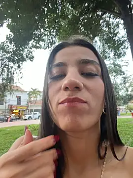 Snapshot of -juicy_ chatting on 06/15/26, 10:56 -juicy online show from 06/15/26, 10:56
