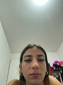 Snapshot of -juicy_ chatting on 07/05/26, 04:19 -juicy online show from 07/05/26, 04:19