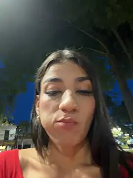 Snapshot of -juicy_ chatting on 07/06/26, 11:40 -juicy online show from 07/06/26, 11:40