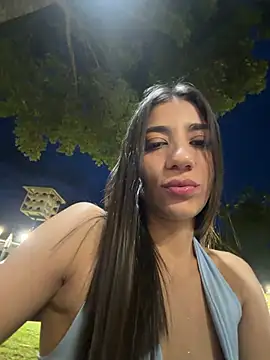 Snapshot of -juicy_ chatting on 07/09/26, 11:42 -juicy online show from 07/09/26, 11:42