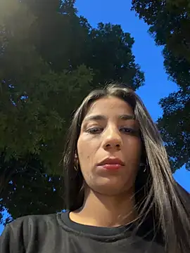 Snapshot of -juicy_ chatting on 07/10/26, 11:29 -juicy online show from 07/10/26, 11:29