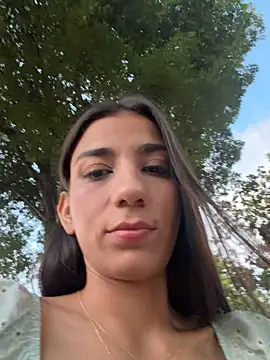 Snapshot of -juicy_ chatting on 07/17/26, 11:20 -juicy online show from 07/17/26, 11:20