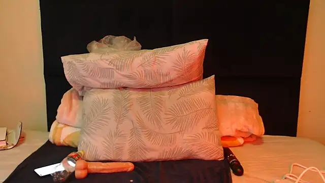 Snapshot of Diva-Lolah chatting on 11/02/25, 08:00 Diva-Lolah online show from 11/02/25, 08:00