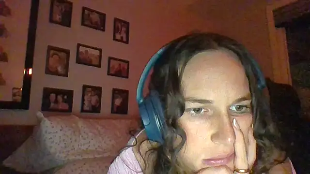 forbiddenbabygirl online show from 11/04/25, 04:33