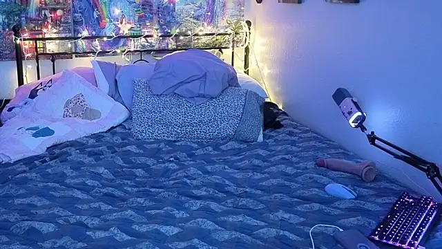 Snapshot of scarelett2372 chatting on 10/20/25, 10:16 scarelett2372 online show from 10/20/25, 10:16