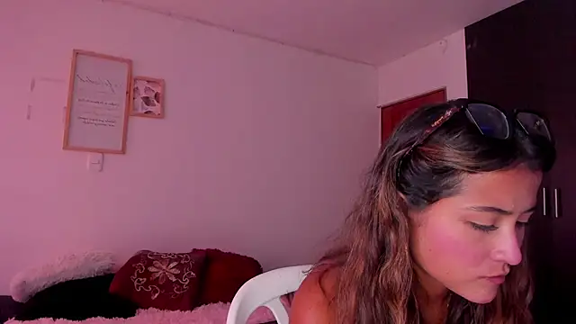 Ana  Pink online show from 11/23/25, 08:08