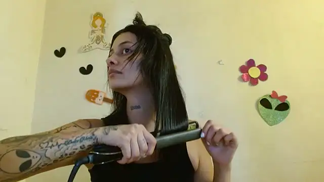 Akasha001 online show from 10/16/25, 07:59