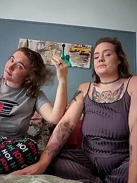 AndHerXO online show from 12/15/25, 01:59