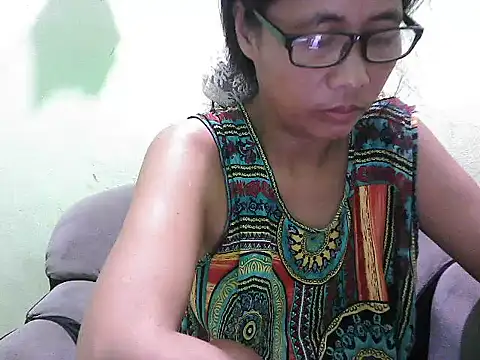 HotLadyPinay32 online show from 05/10/26, 08:47