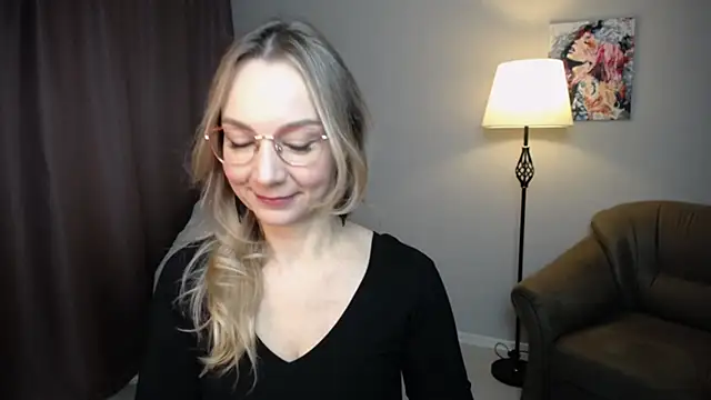 Ava Elior online show from 10/29/25, 10:06