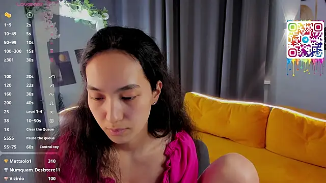 FlirtyAura online show from 04/06/26, 12:06