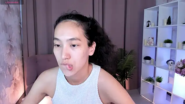 Snapshot of FlirtyAura chatting on 07/19/26, 03:32 FlirtyAura online show from 07/19/26, 03:32