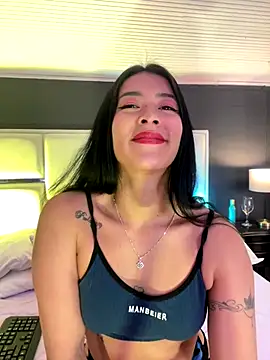 BellaFernandez   online show from 11/03/25, 12:50