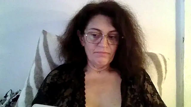 Snapshot of RubyyRosee chatting on 10/17/25, 01:46 RubyyRosee online show from 10/17/25, 01:46